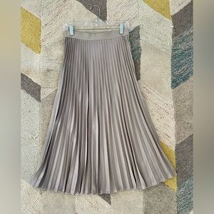 NWT accordion maxi skirt